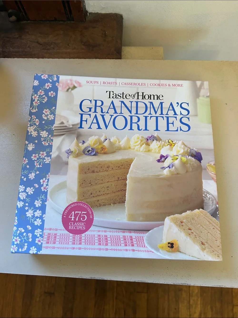 Taste of Home Grandma's Favorites Cookbook - Blue & White Floral Accent EUC